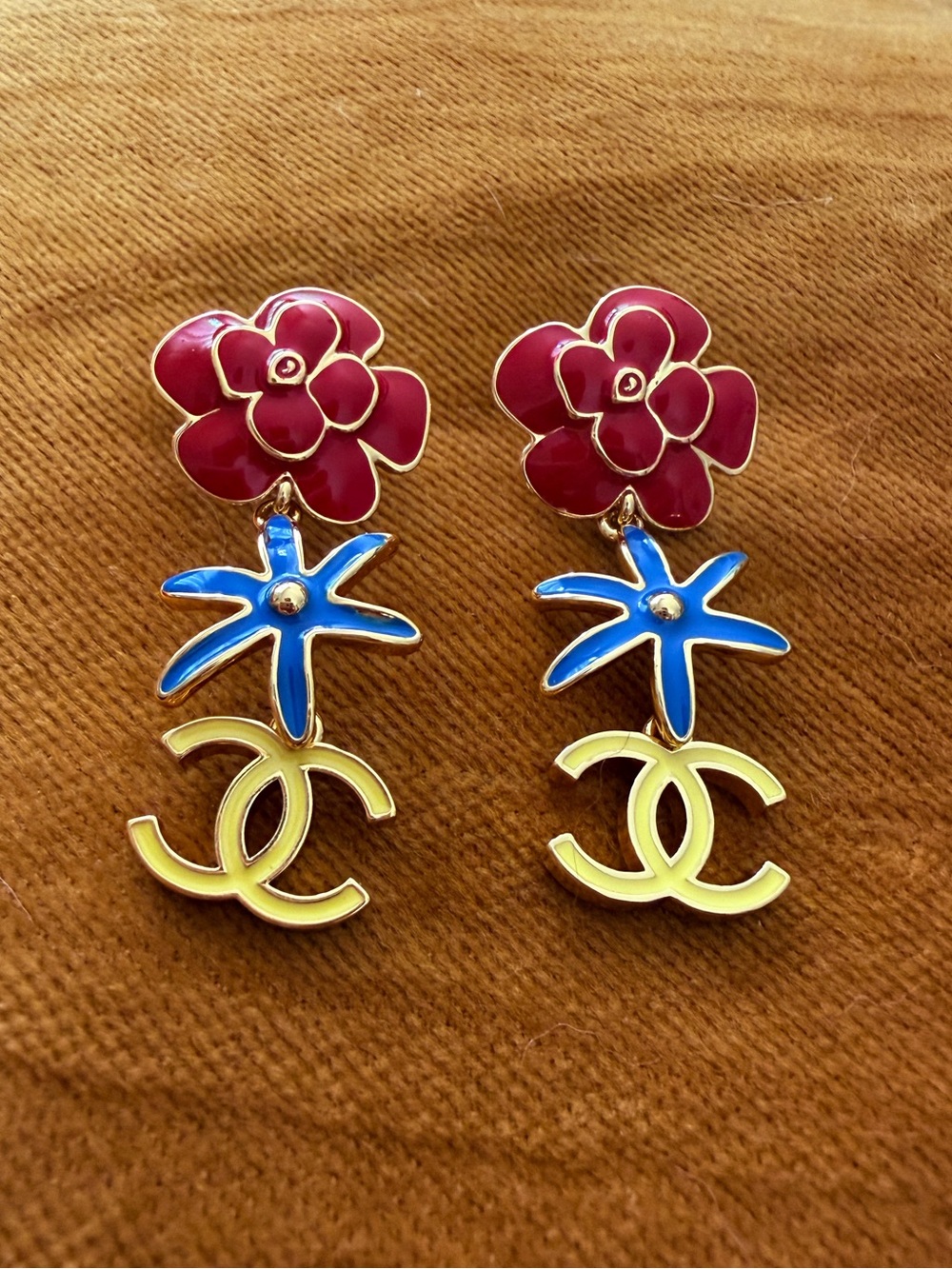 CC Pendant 18k Gold Earrings